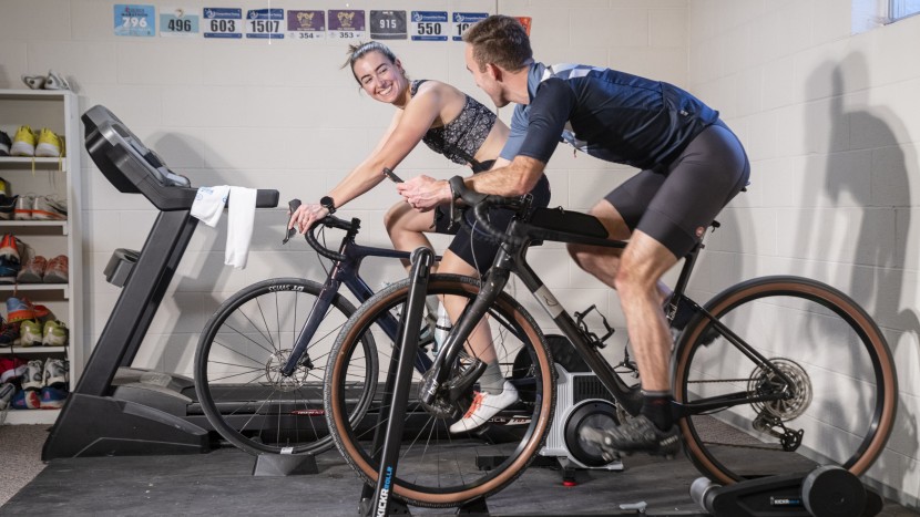 Indoor cycling trainer